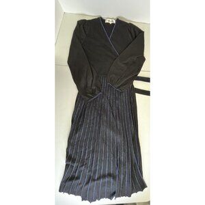 Diane Von Furstenberg Wrap Dress Size Medium Viscose Wool Black Pleats Shimmer